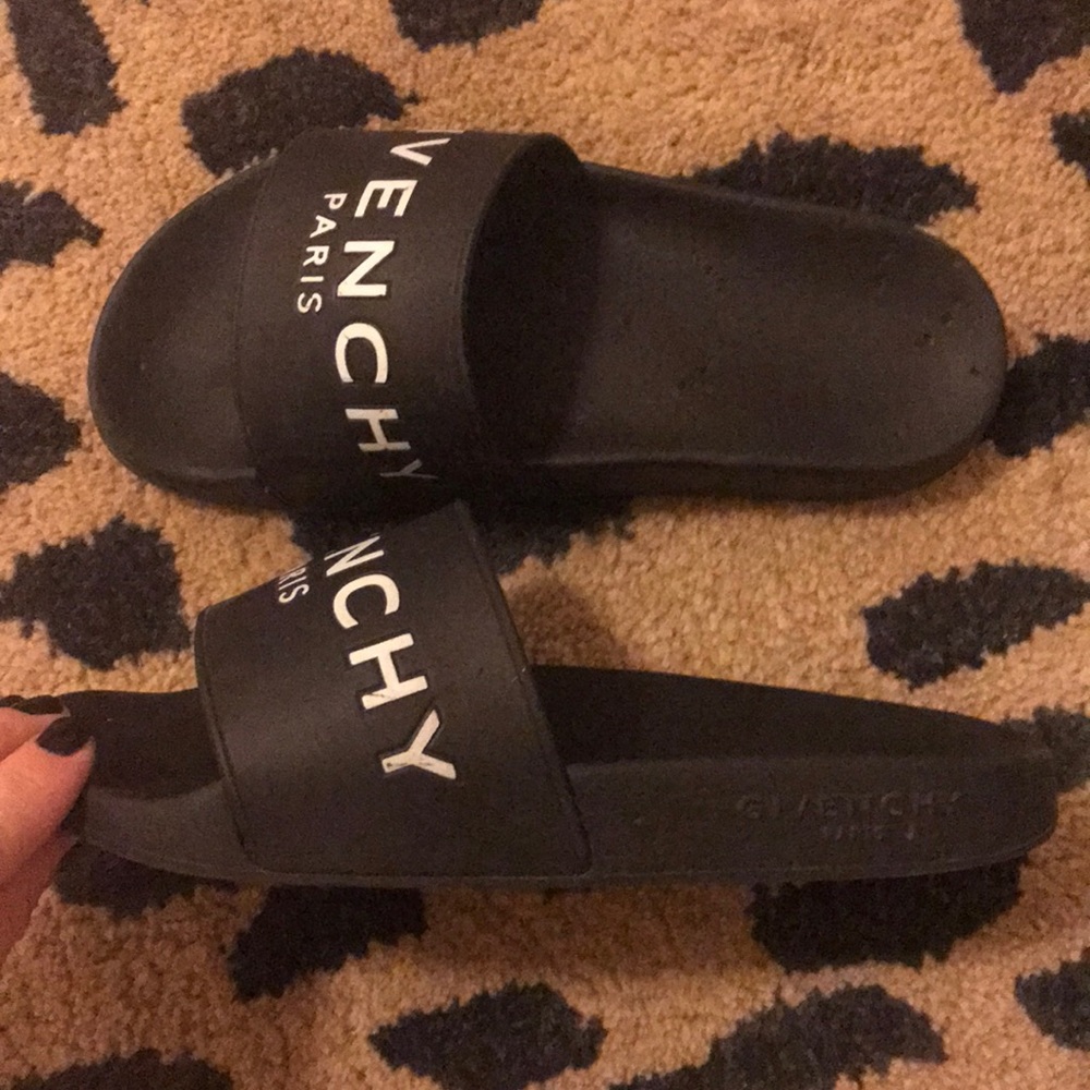 FINAL DROP!! authentic Givenchy slides 🖤